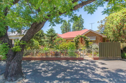 Tanunda\'s Magpie House - Accommodation Cairns 23