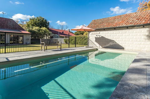 The Tudor House - Accommodation Cairns 19