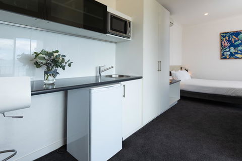 Bay 10 - Suites And Apartments - Accommodation Cairns 18