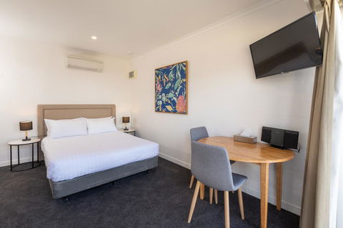 Bay 10 - Suites And Apartments - Accommodation Cairns 8