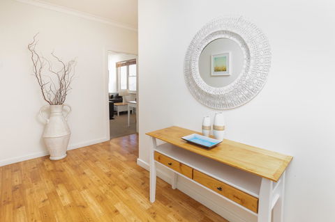 Bay 10 - Suites And Apartments - Accommodation Cairns 14