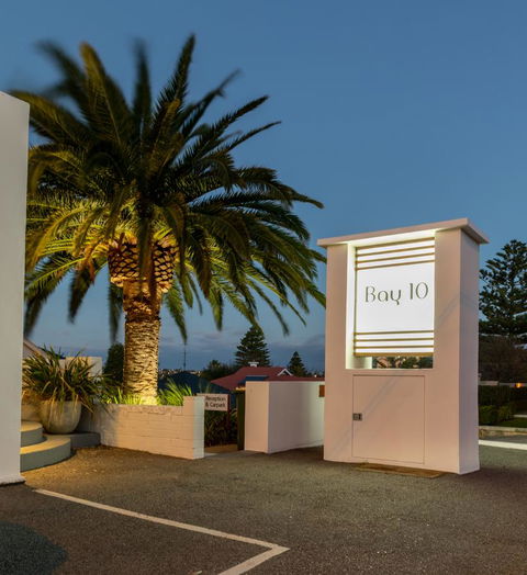 Bay 10 - Suites And Apartments - Accommodation Cairns 16