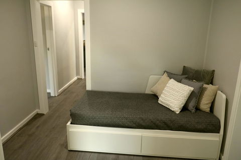 The Purple Door On Seaview - Accommodation Cairns 9
