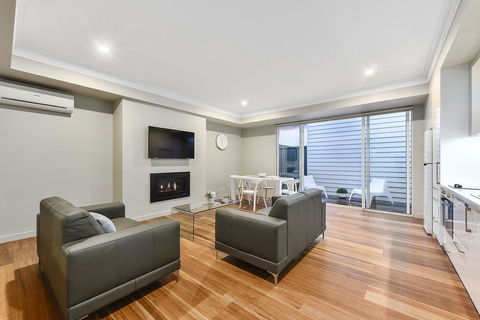 Aloha Central Luxury Apartments - Accommodation Cairns 6