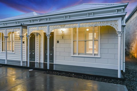 Aloha Central Luxury Apartments - Accommodation Cairns 1
