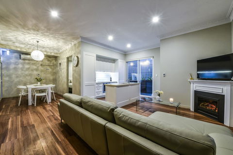 Aloha Central Luxury Apartments - Accommodation Cairns 8