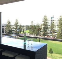 Beachside Luxury getaway in Glenelg - Accommodation Cairns