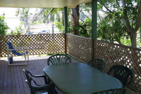 Bellhaven 1, 17 Willow Street - Accommodation Cairns 2