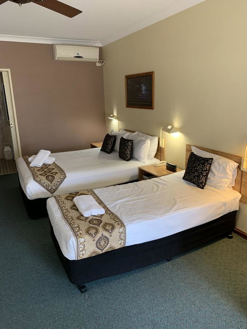 Cumberland Motor Inn - Accommodation Cairns 9