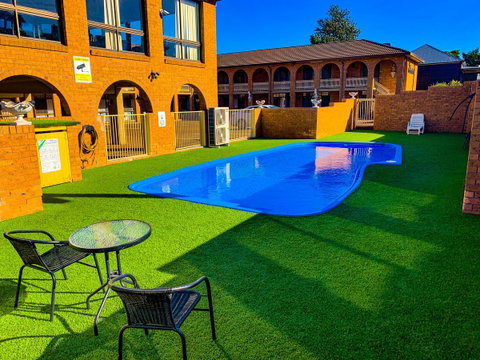 Cumberland Motor Inn - Accommodation Cairns 2