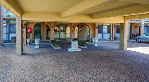 Cumberland Motor Inn - Accommodation Cairns 38