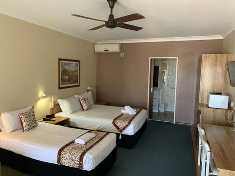 Cumberland Motor Inn - Accommodation Cairns 13