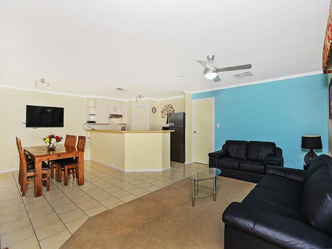 Lakeside - Encounter Bay - Accommodation Cairns 5