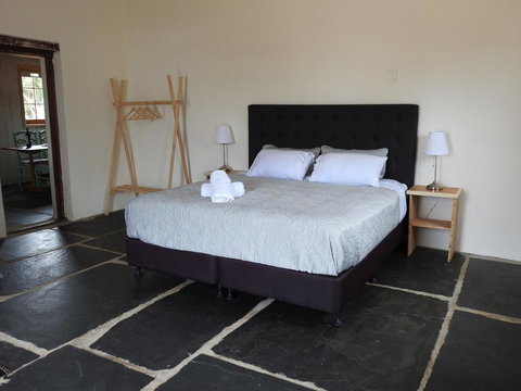 Cooks Cottage - Accommodation Cairns 4