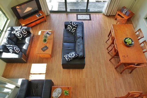 SkyView Villa - Accommodation Cairns 2