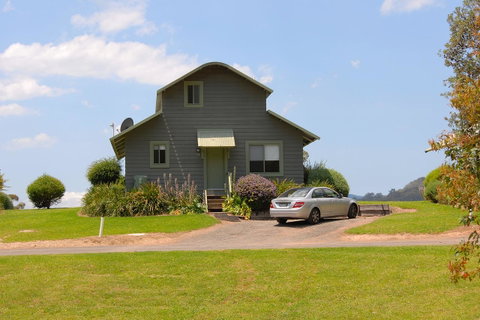 SkyView Villa - Accommodation Cairns 32