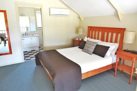 SkyView Villa - Accommodation Cairns 9