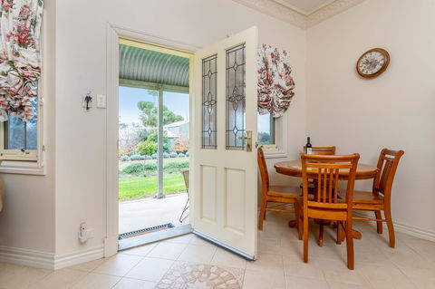 Barossa Vineyard Cottages - Accommodation Cairns 19
