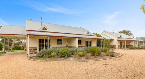 Barossa Vineyard Cottages - Accommodation Cairns 24
