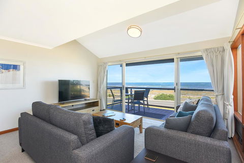 Franklin Beachfront Apartments - Accommodation Cairns 3