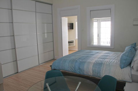 Smugglers Inn Studio Apartments - Accommodation Cairns 6