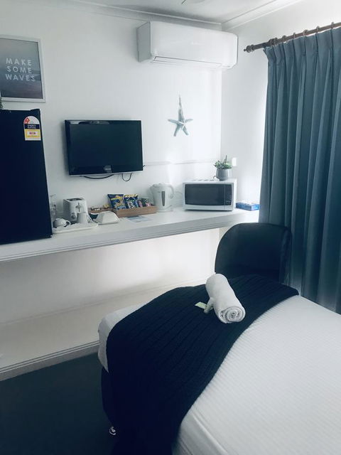 OCEAN BREEZE MOTEL - Accommodation Cairns 8