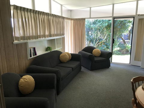 OCEAN BREEZE MOTEL - Accommodation Cairns 12