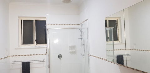 Unit In Marion - Accommodation Cairns 9