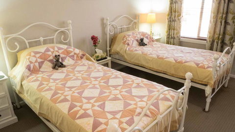 Rezare House Bed & Breakfast - Accommodation Cairns 9
