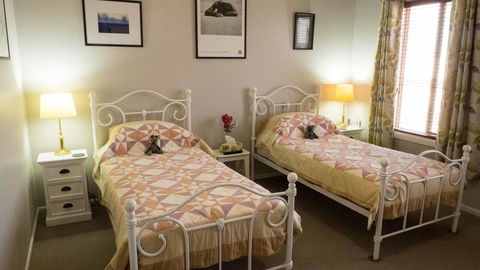 Rezare House Bed & Breakfast - Accommodation Cairns 8