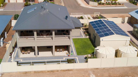 Rezare House Bed & Breakfast - Accommodation Cairns 2