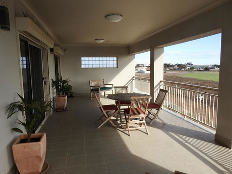 Rezare House Bed & Breakfast - Accommodation Cairns 18