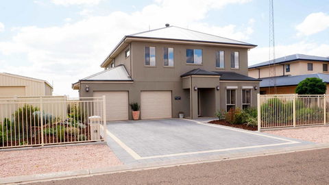Rezare House Bed & Breakfast - Accommodation Cairns 0