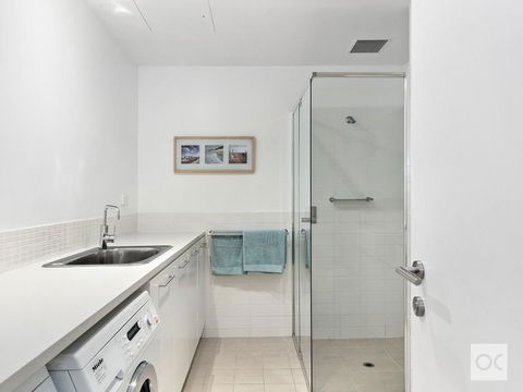 Breeze Beachfront Apartment - Accommodation Cairns 38