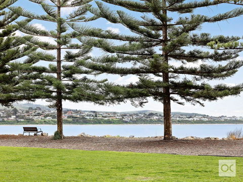 Breeze Beachfront Apartment - Accommodation Cairns 31