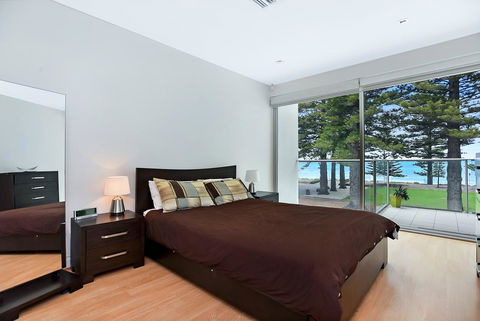Breeze Beachfront Apartment - Accommodation Cairns 13