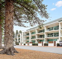 Breeze Beachfront Apartments - Accommodation Cairns