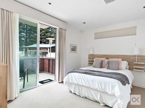 Breeze Beachfront Apartment - Accommodation Cairns 29