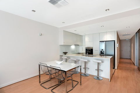 Breeze Beachfront Apartment - Accommodation Cairns 10