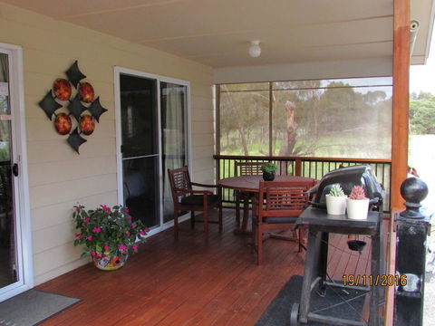 Lazy Days Cottage - Victor Harbor - Accommodation Cairns 27