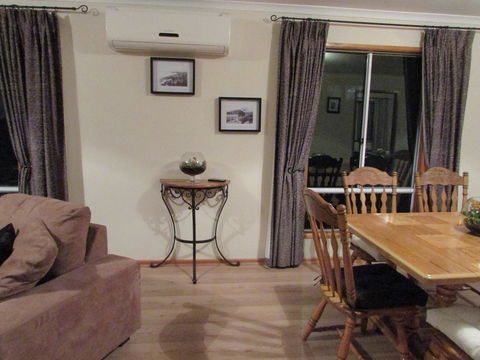 Lazy Days Cottage - Victor Harbor - Accommodation Cairns 15