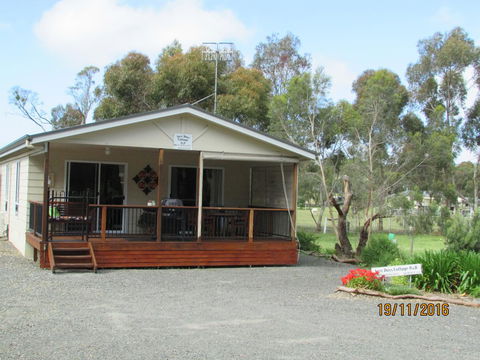 Lazy Days Cottage - Victor Harbor - Accommodation Cairns 12