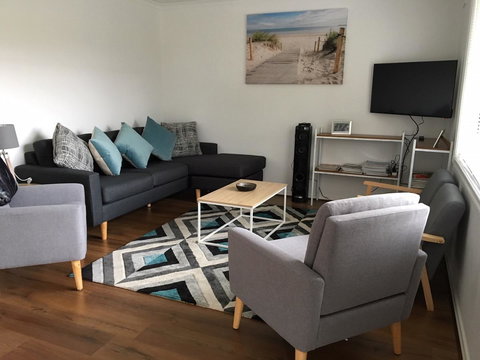 Windsor Gardens Home - Accommodation Cairns 6