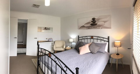 Windsor Gardens Home - Accommodation Cairns 0