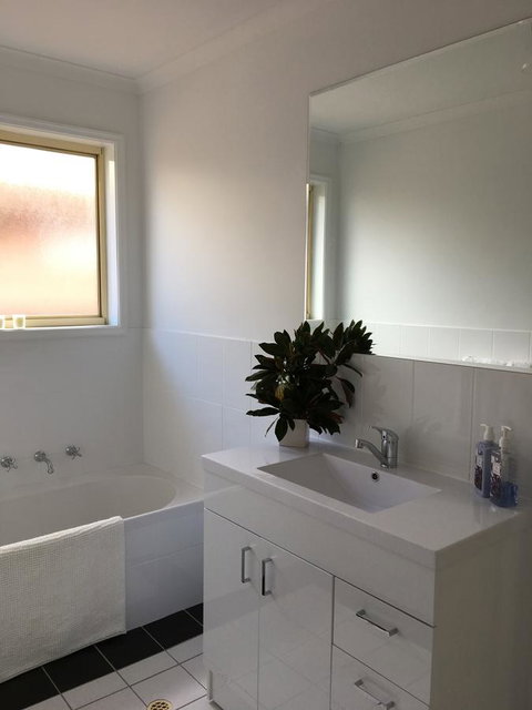 Windsor Gardens Home - Accommodation Cairns 11