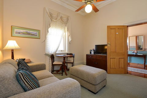 Trafalgar Premium Vintage Suites - Accommodation Cairns 8
