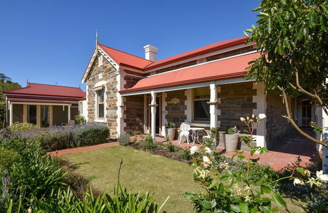 Trafalgar Premium Vintage Suites - Accommodation Cairns 0