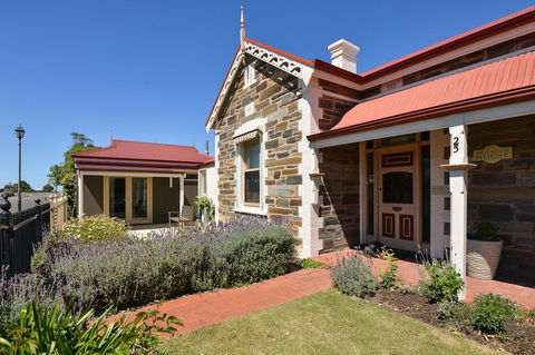 Trafalgar Premium Vintage Suites - Accommodation Cairns 1