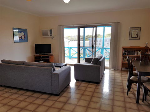 Marion Bay Holiday Villas - Accommodation Cairns 1