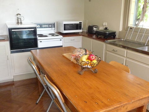 Country Bakehouse Accommodation - Accommodation Cairns 5